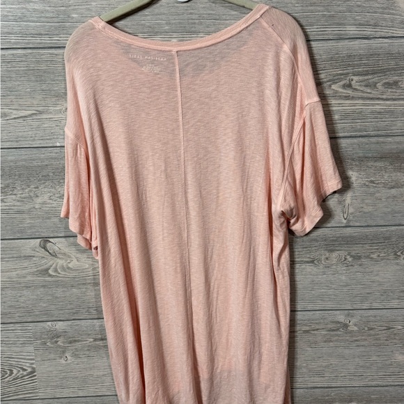 American Eagle Women’s Tee Size Large Peachy color - Picture 4 of 9